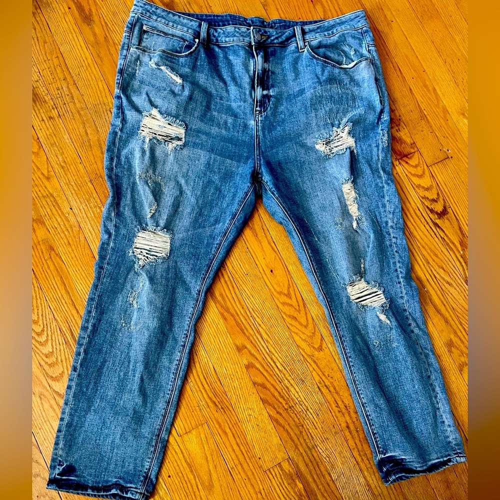Distressed Men’s Jeans